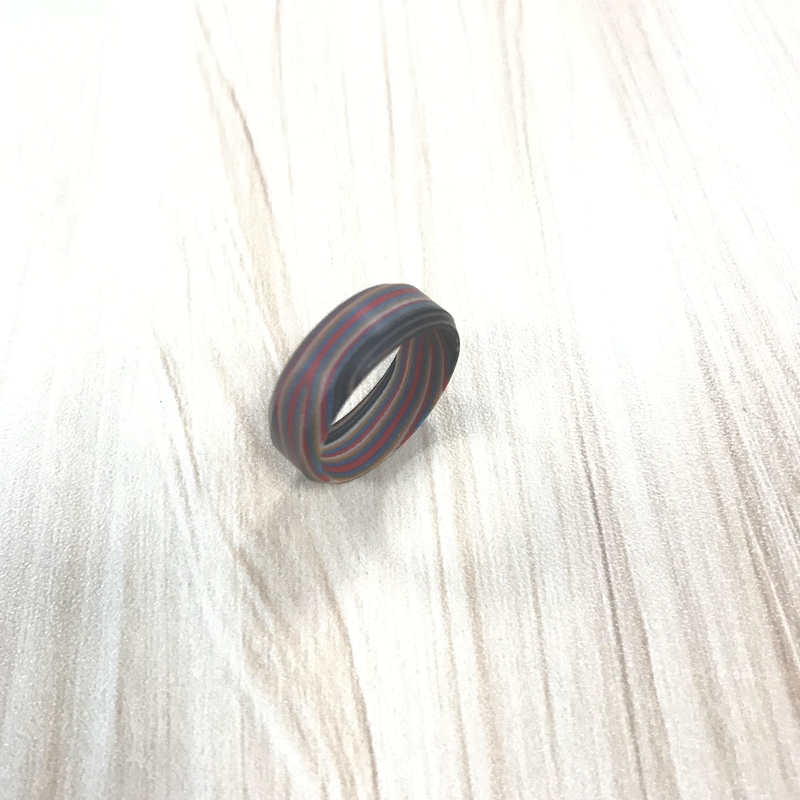 Taille de Ring Rainbow Matte Finish Customized de fibre du carbone des femmes d'hommes